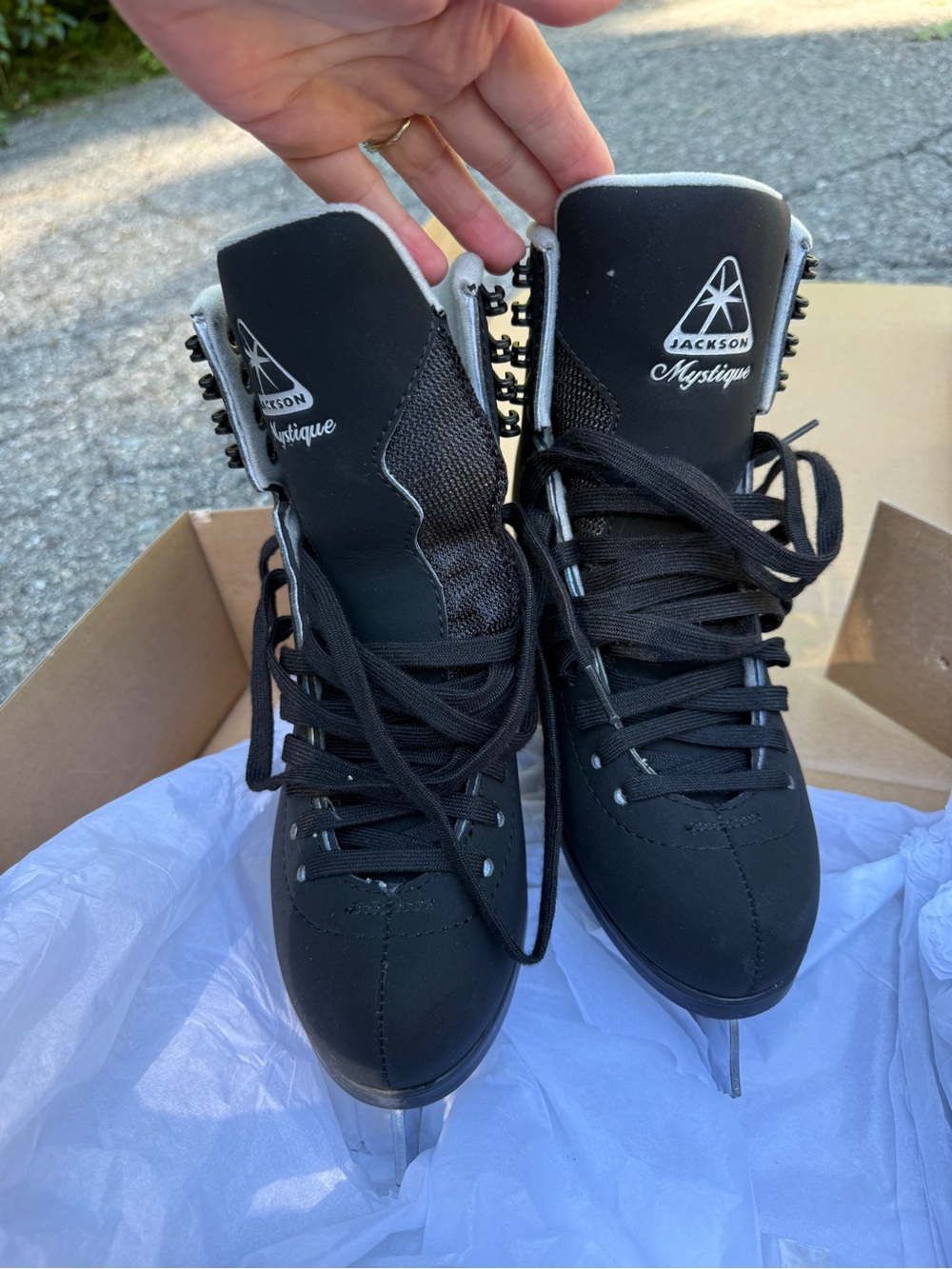 JACKSON Black Kids Figure Ice Skates